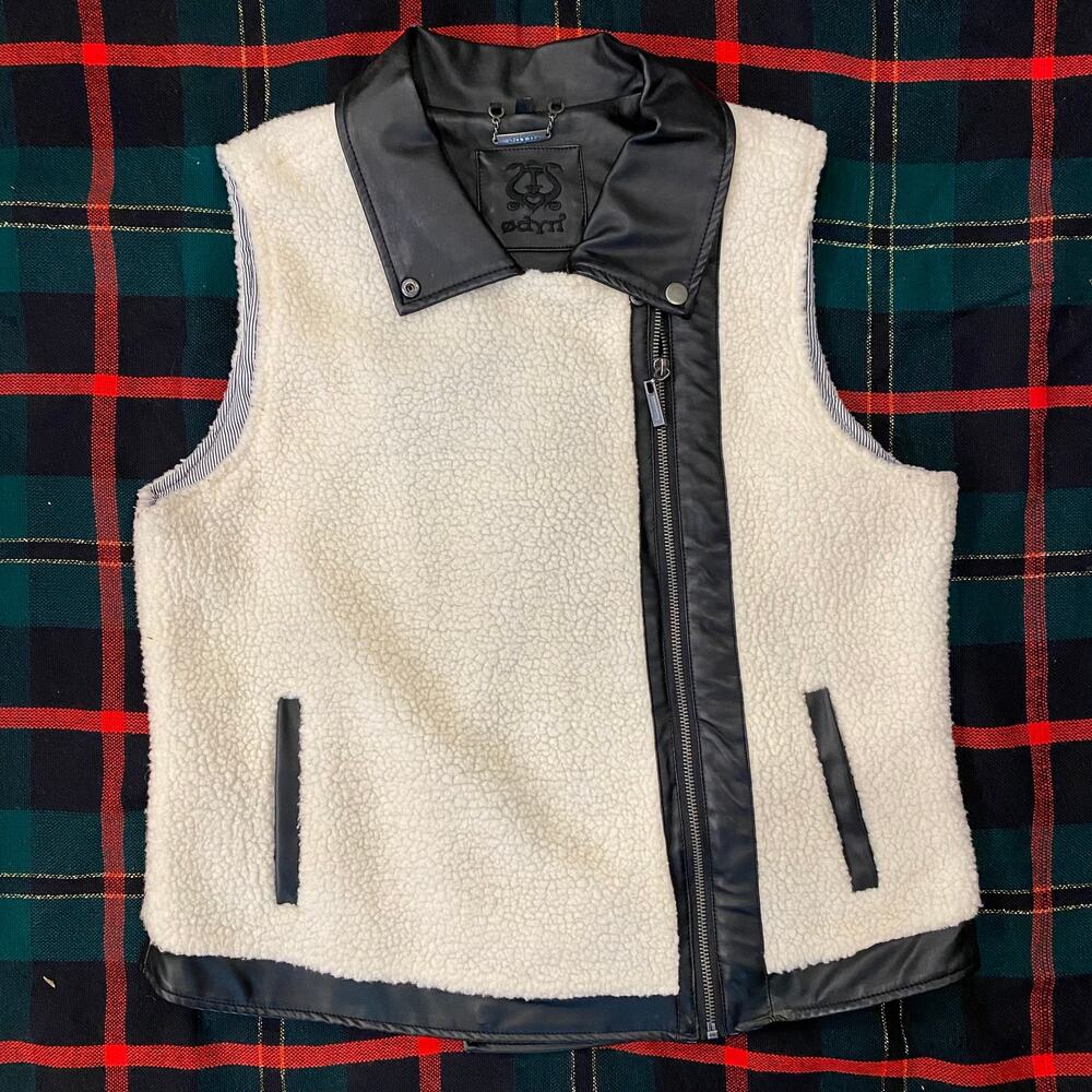 Odyn‎ Women's XL Ivory Faux Shearling Off-Center Zip Front Vest PRISTINE!